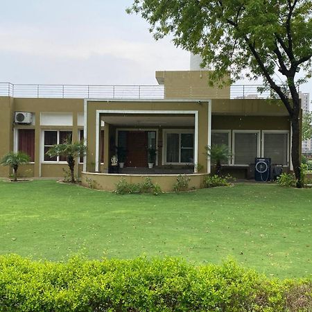 Raas Vilas - Boutique Farm House With Pool Tāoru Dış mekan fotoğraf